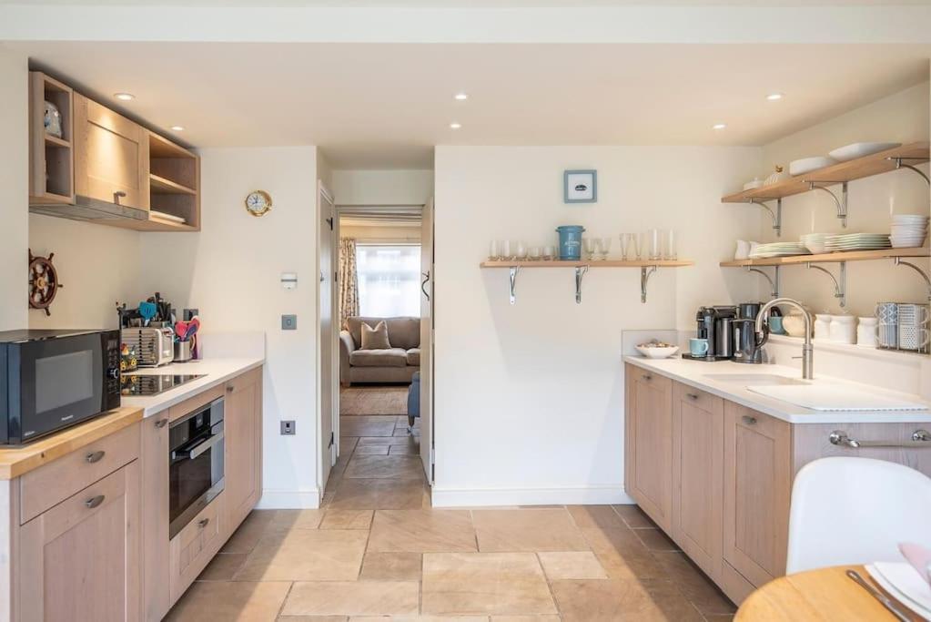 Pebbles Cottage, *